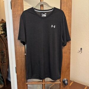 Under Armour Men's Shirt- Size Large